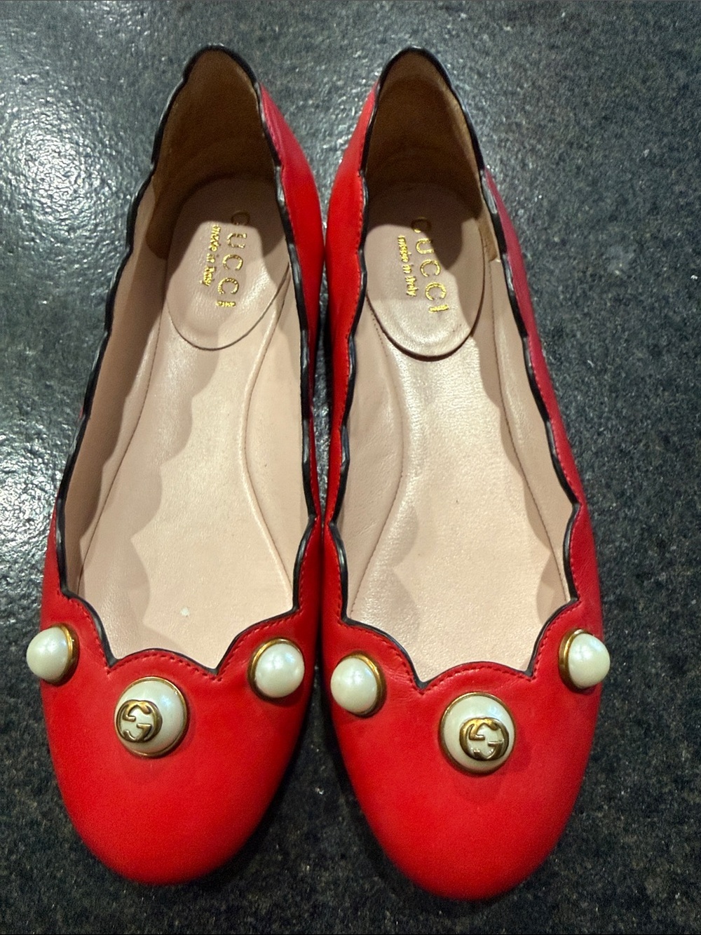 Gucci Red Leather Pearl-Embellished Scalloped Ballet Flats